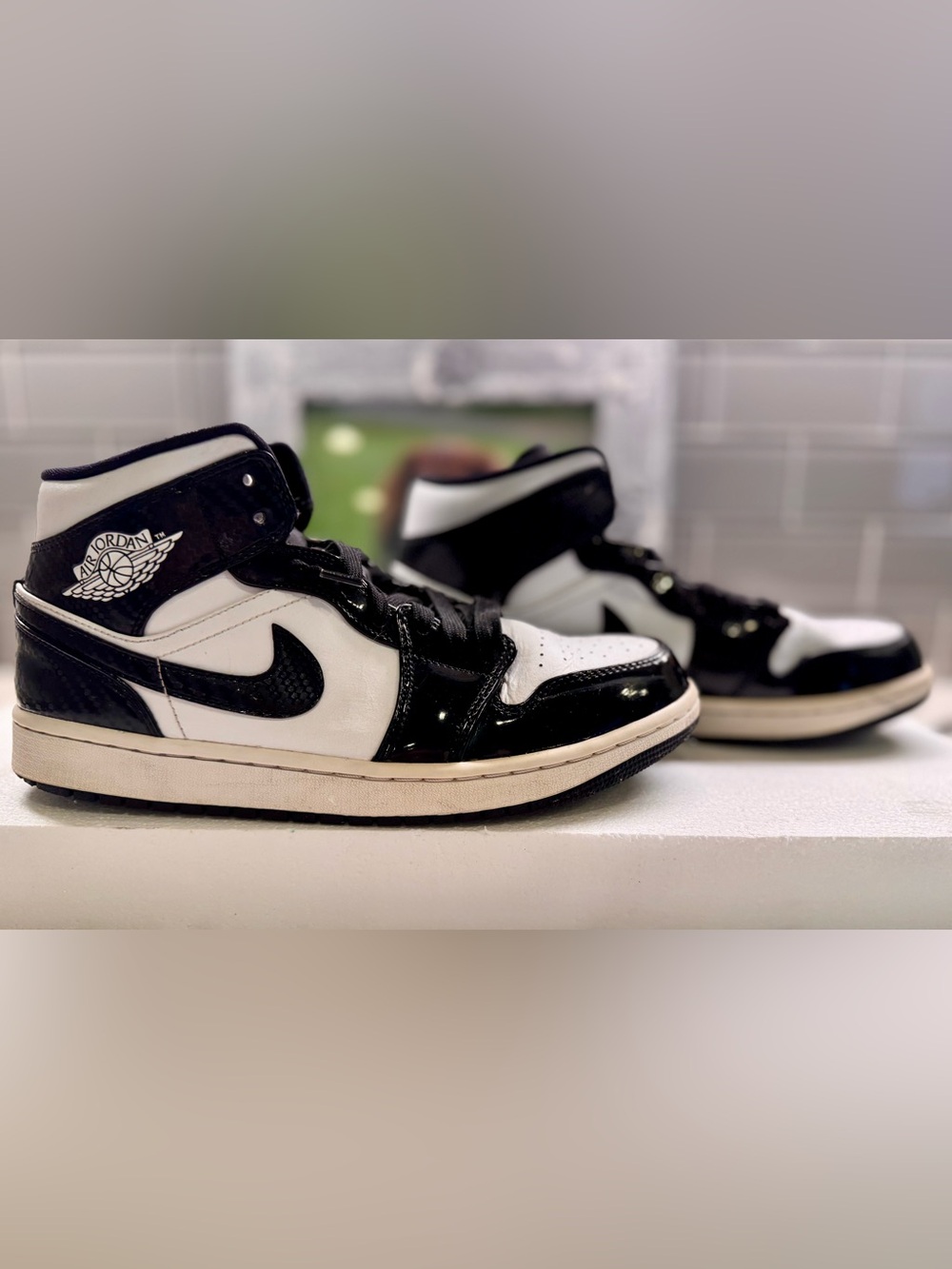 Nike Air Jordon,Black & White High-Top Sneakers GUC. - Picture 3 of 5